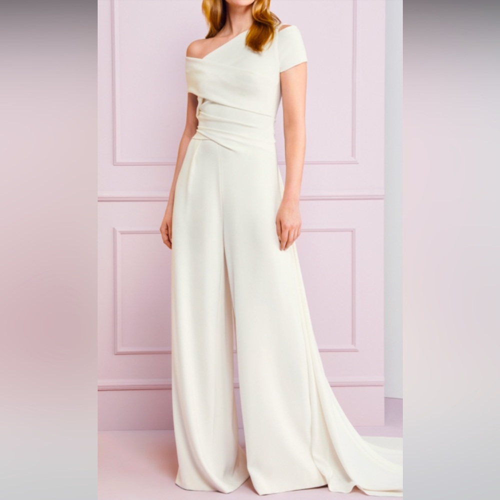 White jumpsuit with back train